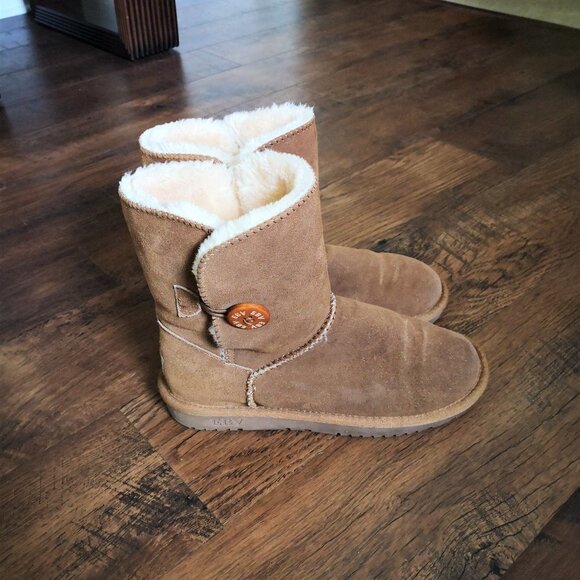 EBV Australia Shearling Boots Side Button Closure Tan Size 10 - Picture 2 of 9